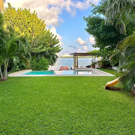 4Br Lakefront Villa With Private Pool By Solmar Rentals